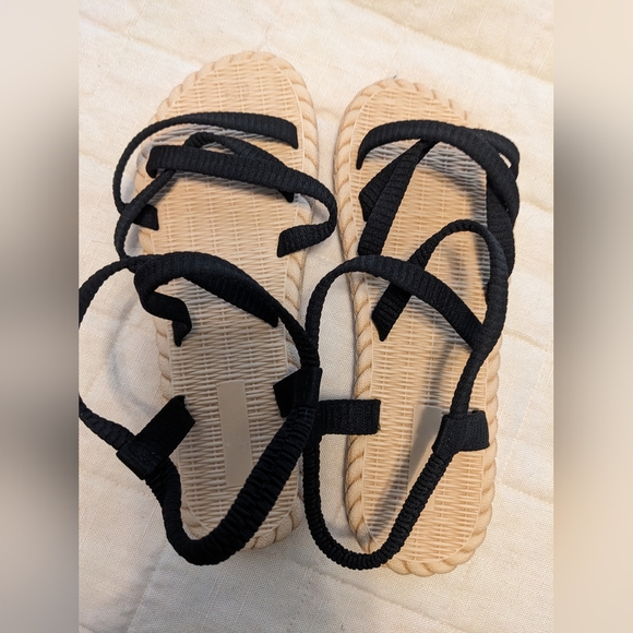 2 Pairs Black Sandals 7.5 - Picture 7 of 8